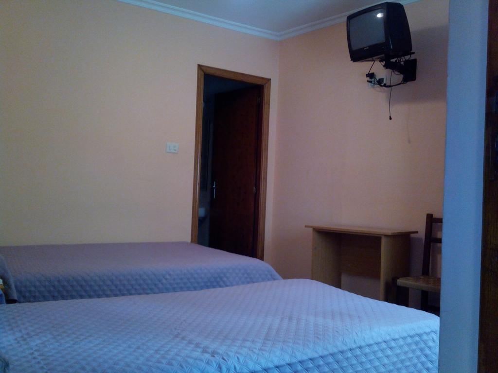 Pension Las Palmeras Lalin Room photo