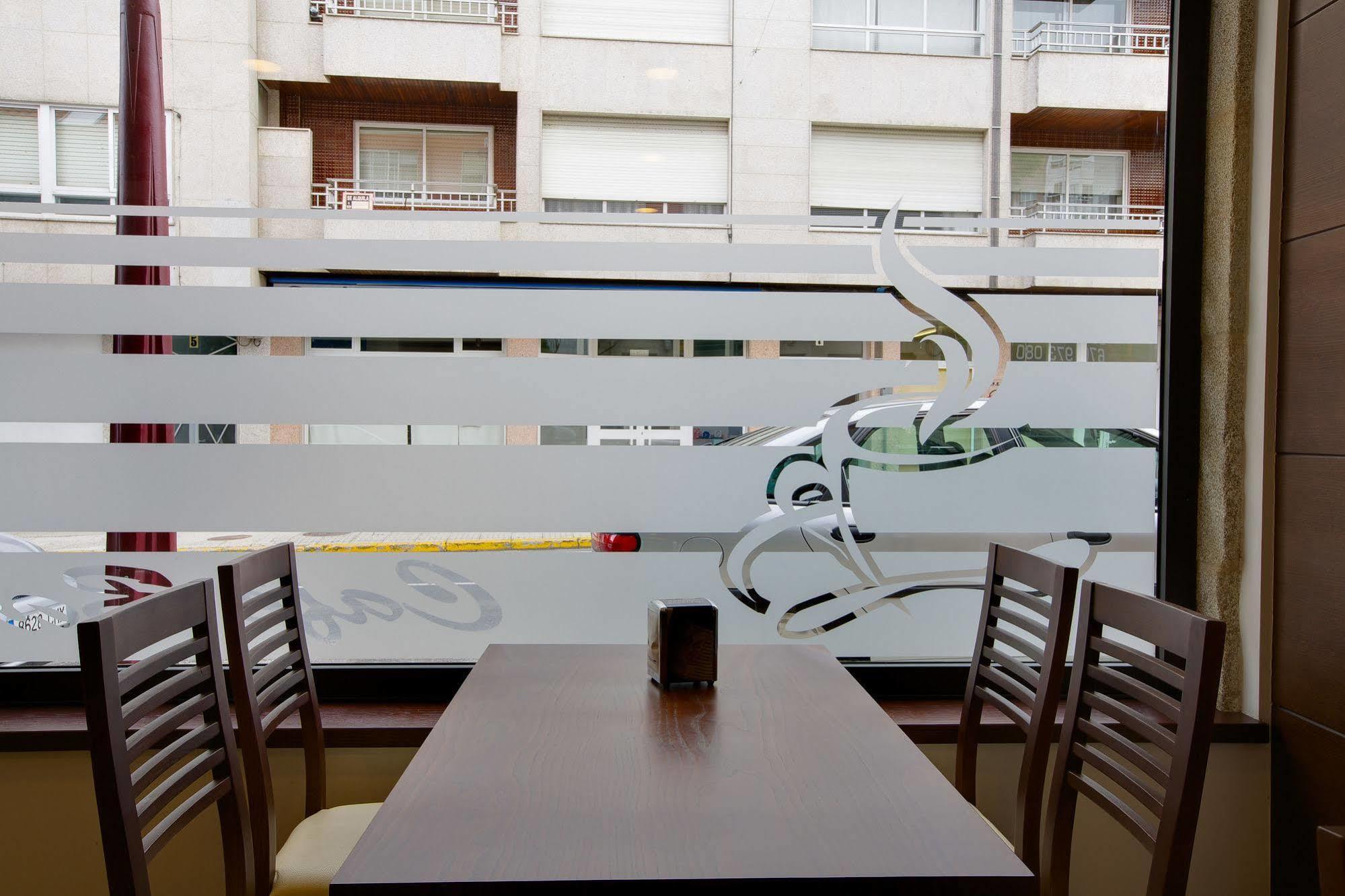 Pension Las Palmeras Lalin Exterior photo
