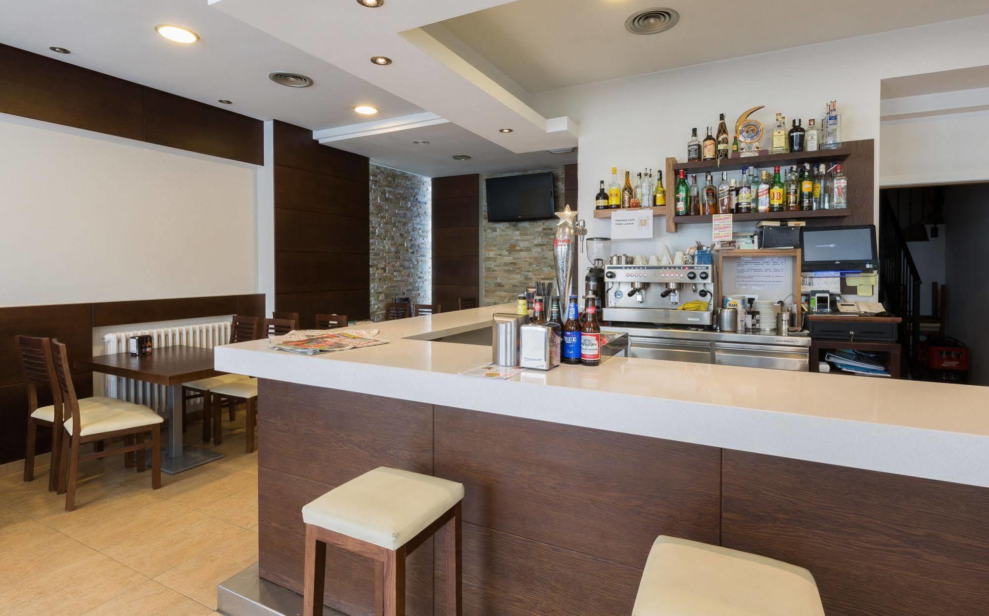 Pension Las Palmeras Lalin Exterior photo