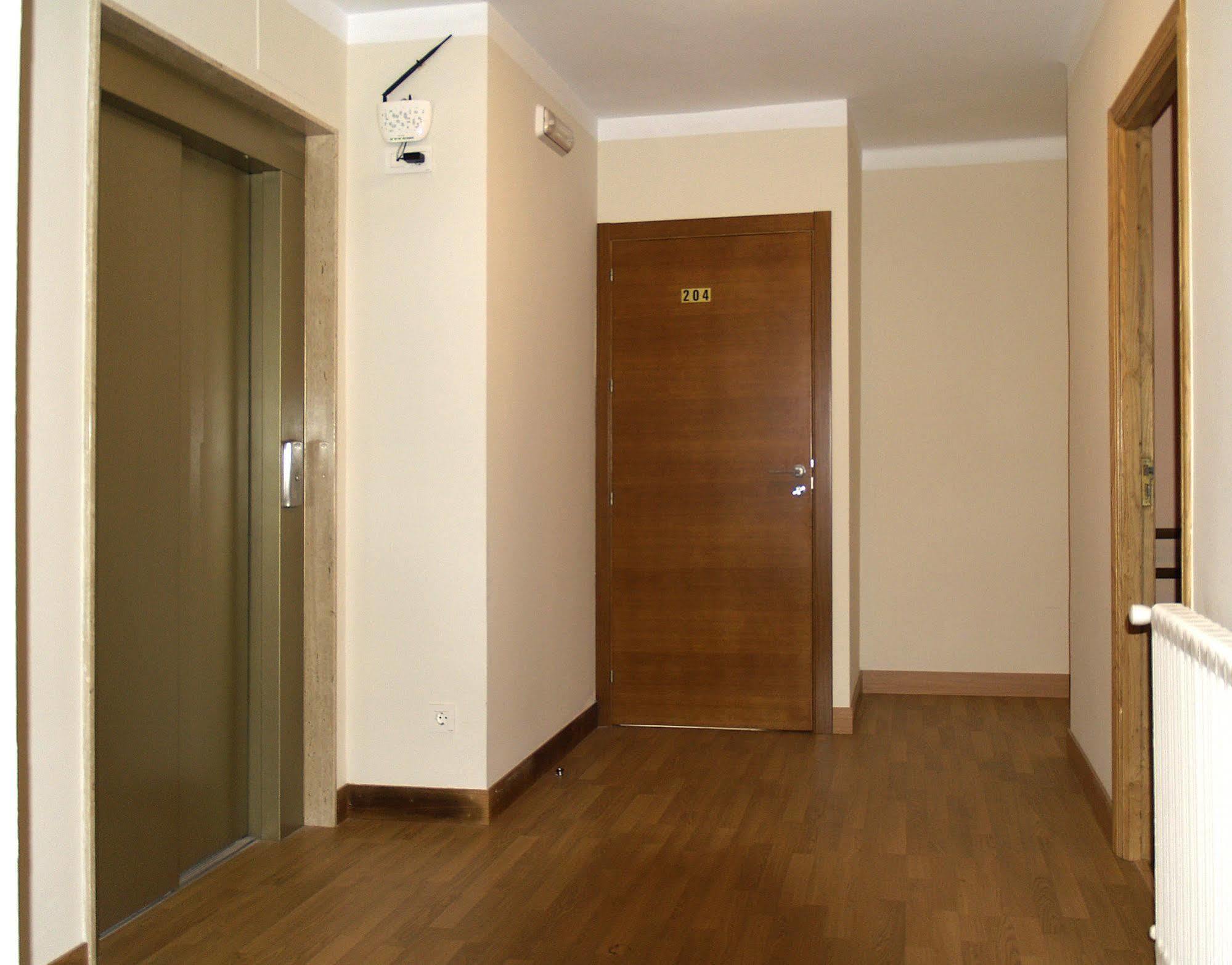Pension Las Palmeras Lalin Exterior photo